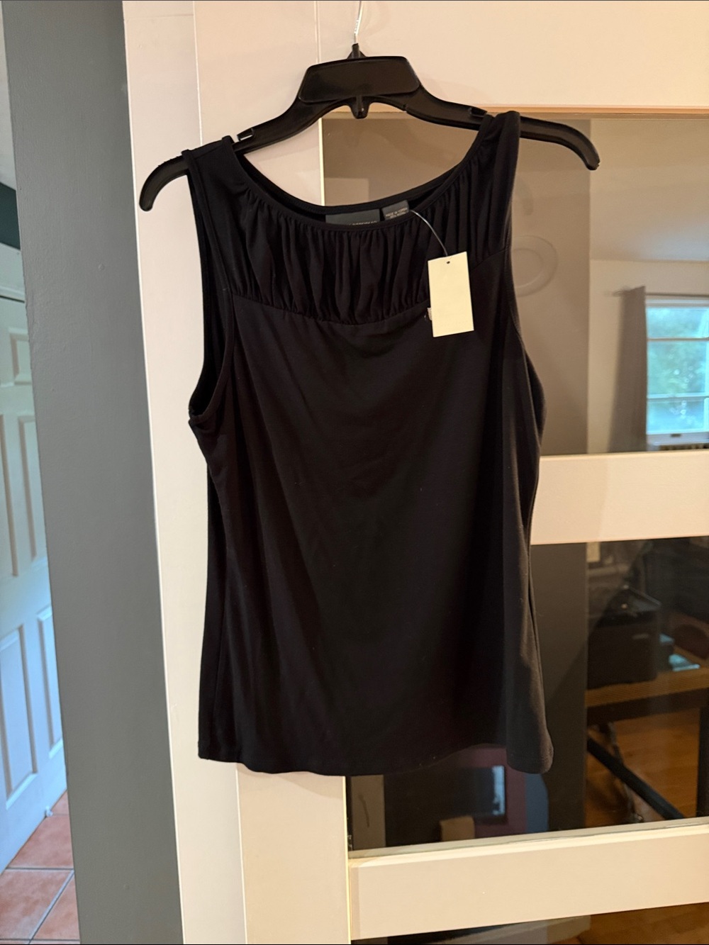 Banana Republic Black Sleeveless Pleated Yoke Tank
